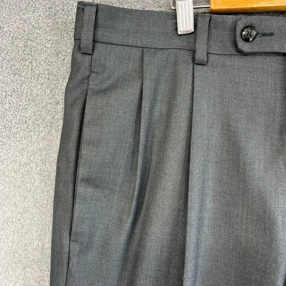 Perry Ellis Portfolio Men's Grey Pleated Dress Pants Size 33x30 Polyester Rayon‎